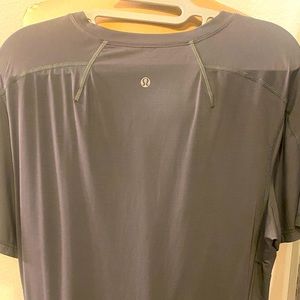 Men’s Grey Lulu Lemon Athletic Shirt